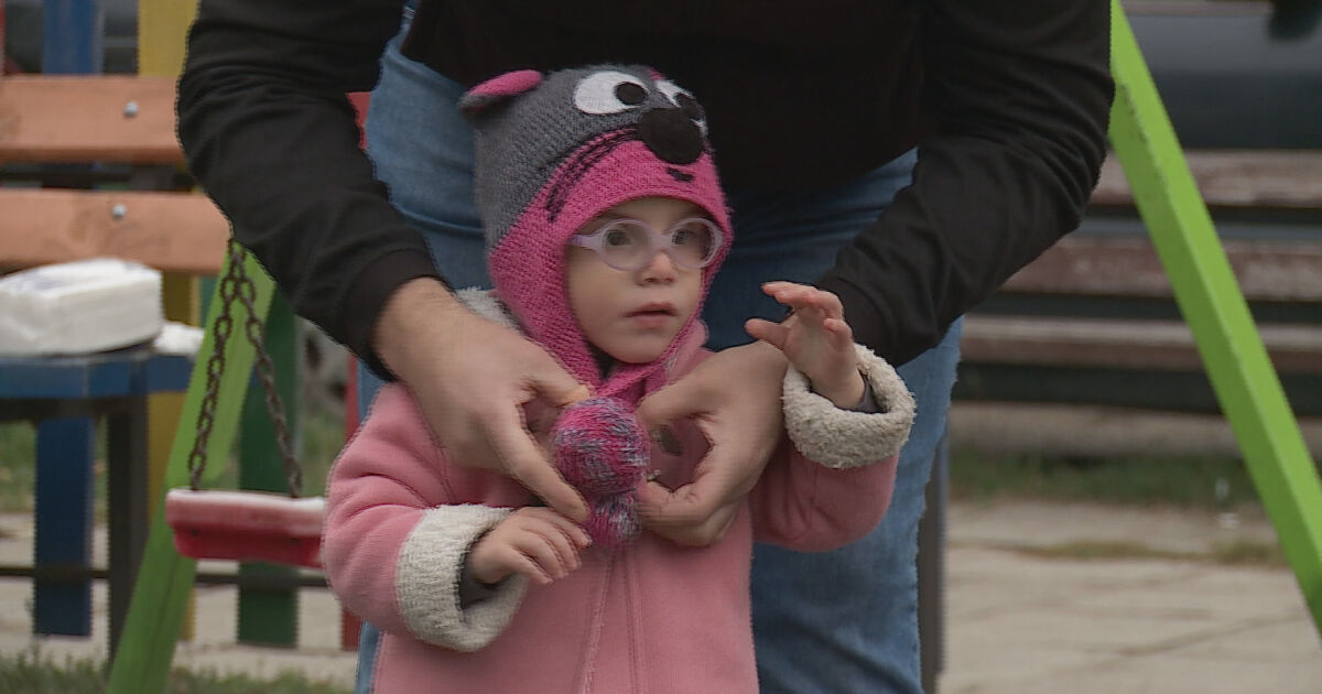 Зрението на 3-годишно дете е върнато след в турска болница.