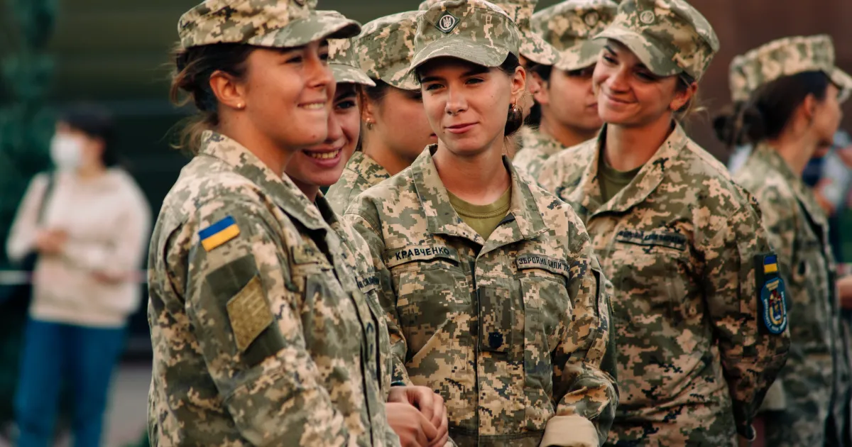 Около 40 000 жени служат към този момент в украинските