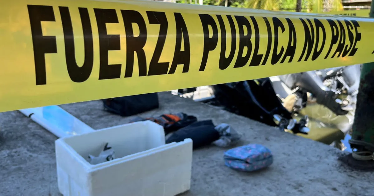 Властите на Коста Рика откриха останки от самолета, изчезнал в