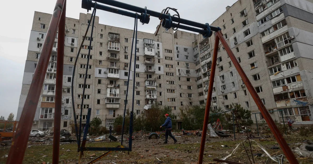 Русия изстрелва повече от 100 снаряда по Никопол в Днепропетровска