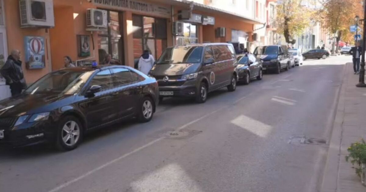Полицейска блокада в Белоградчик. По информация на bTV органите на