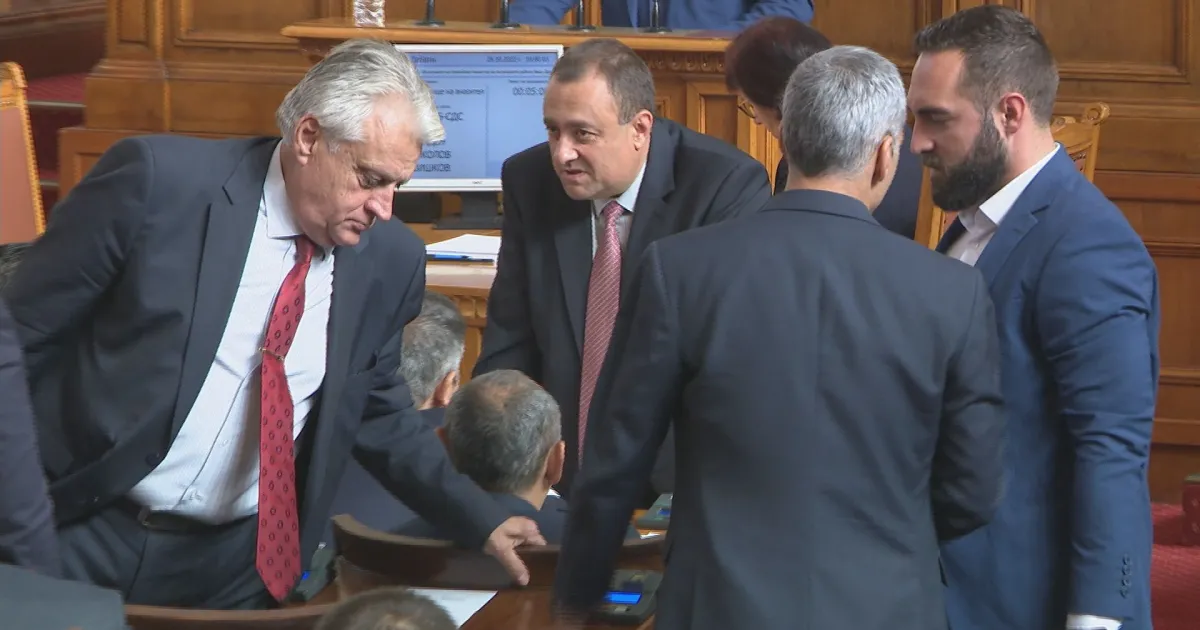 Трети ден блокаж с парламентарните комисии. Депутатите и днес не