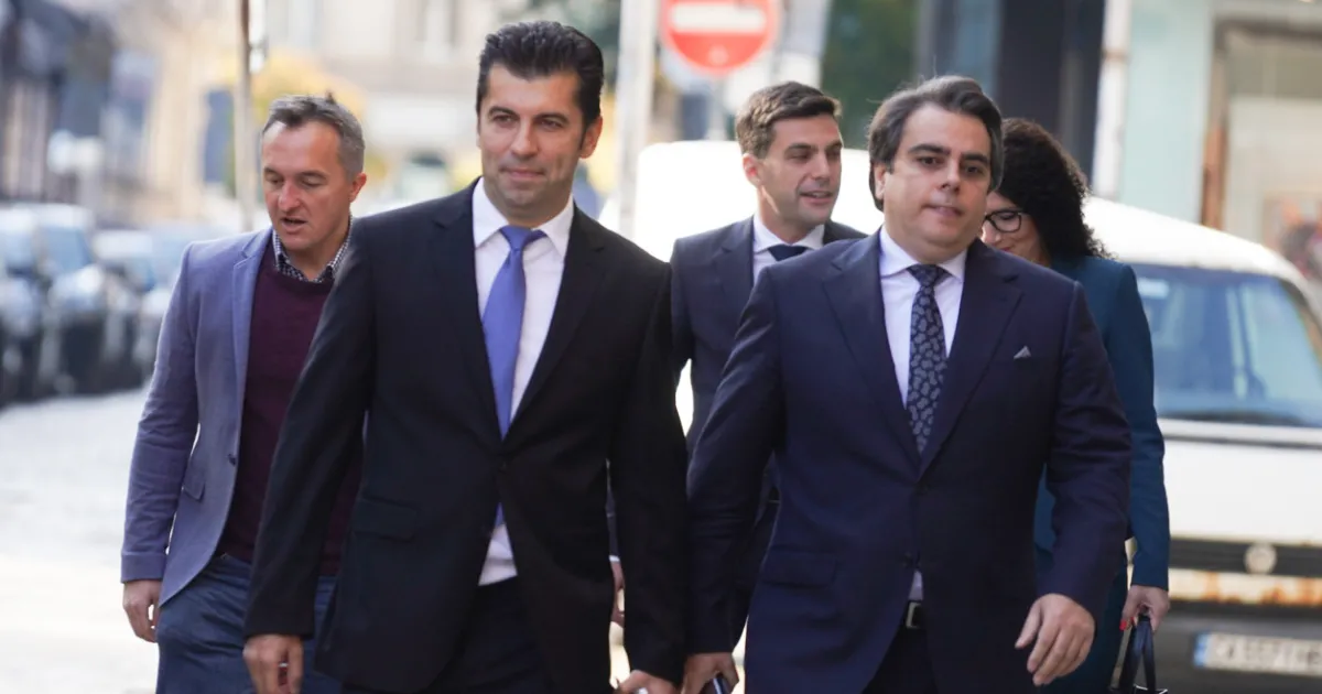 Продължават опитите за съставяне на правителство. Днес президентът Румен Радев