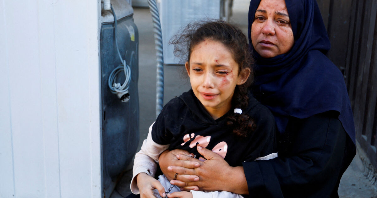 Сълзите на едно малко момиче трогнаха медиите, които отразяват събитията