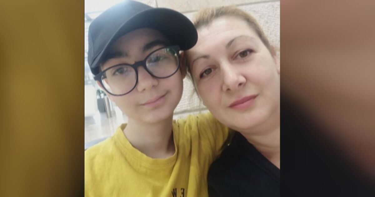 Елена Георгиева и нейният 14-годишен син не могат да се