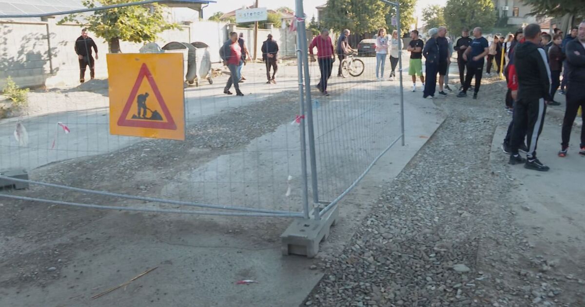 Протест и блокада на пътя за Сливен. Над 100 протестиращи затвориха