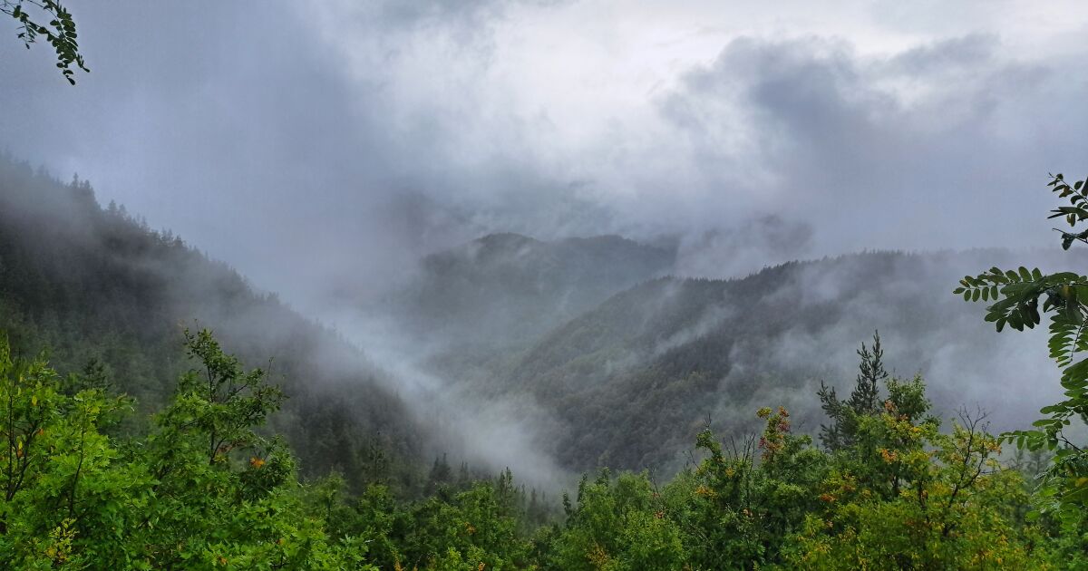 Денят ще бъде предимно облачен, най-вече в Южна България и