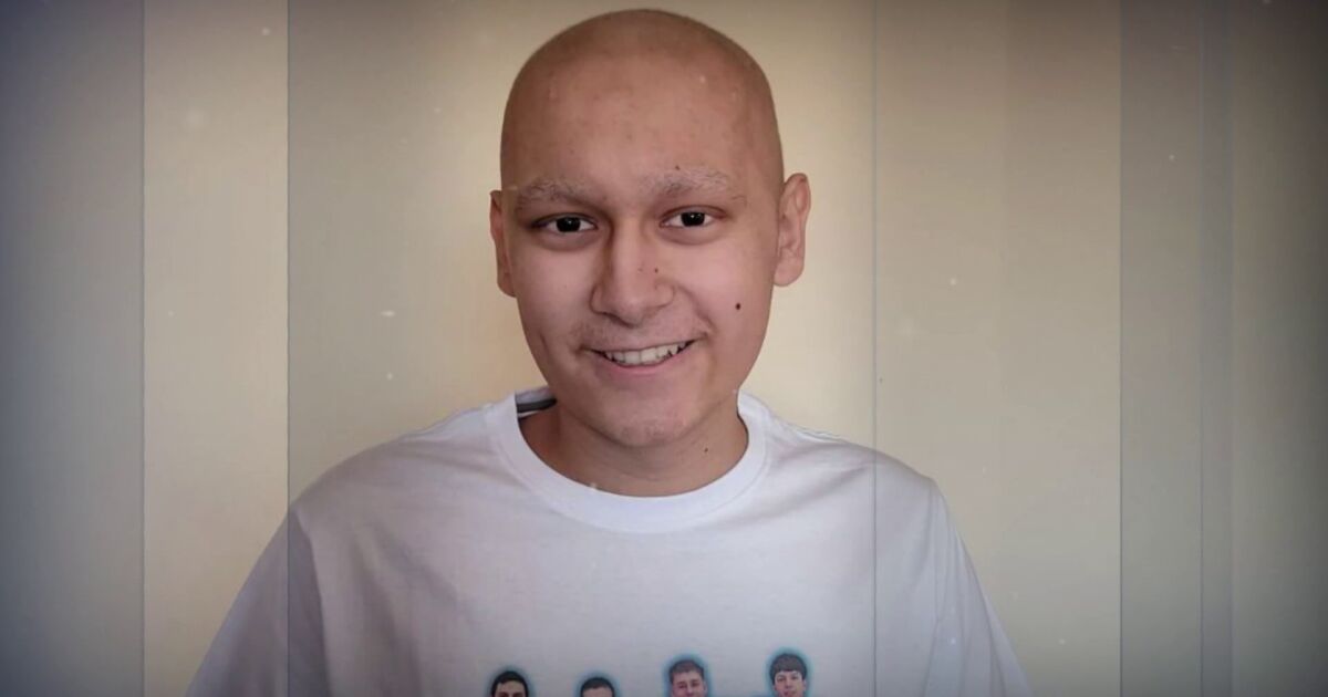 18-годишният Мартин, който води борба с рядък вид тумор на гръбначния
