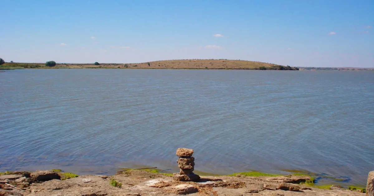 Двама рибари изчезнаха в бургаското езеро Мандра“. Сигналът е постъпил