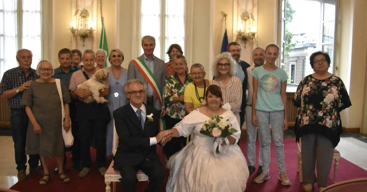 Двойка бездомници в Италия сключиха брак, след като през последните