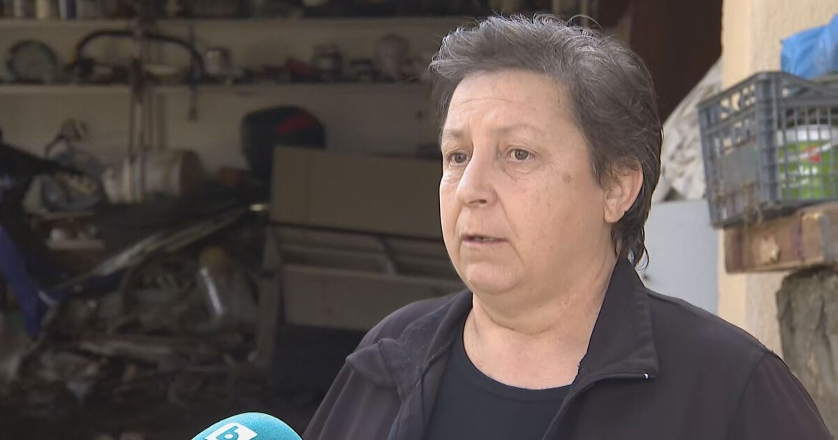 След наводнението в село Богдан семейства са останали без покъщнина.