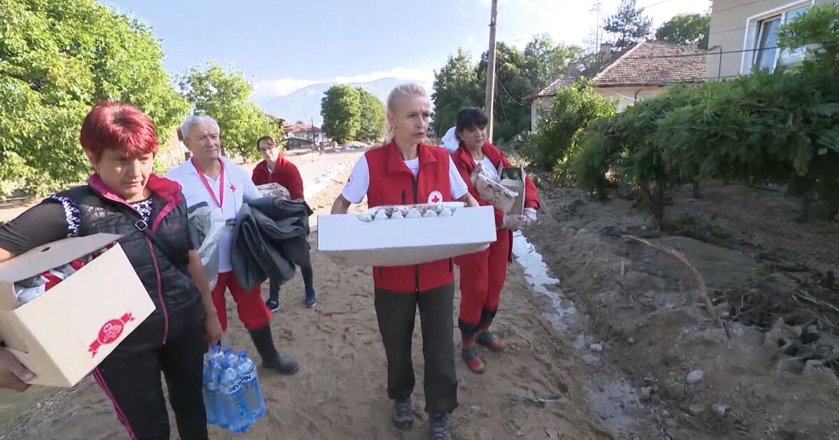 Община Карлово откри DMS кампания за дарения. От администрацията се