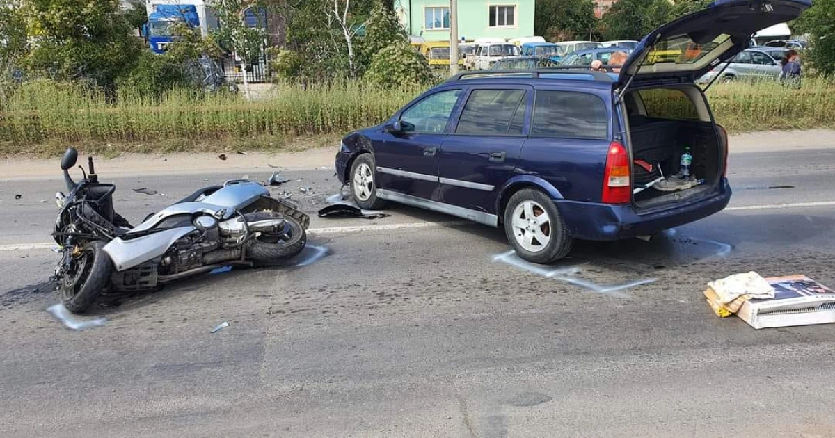Млад мъж пострада тежко при катастрофа в София, съобщават от