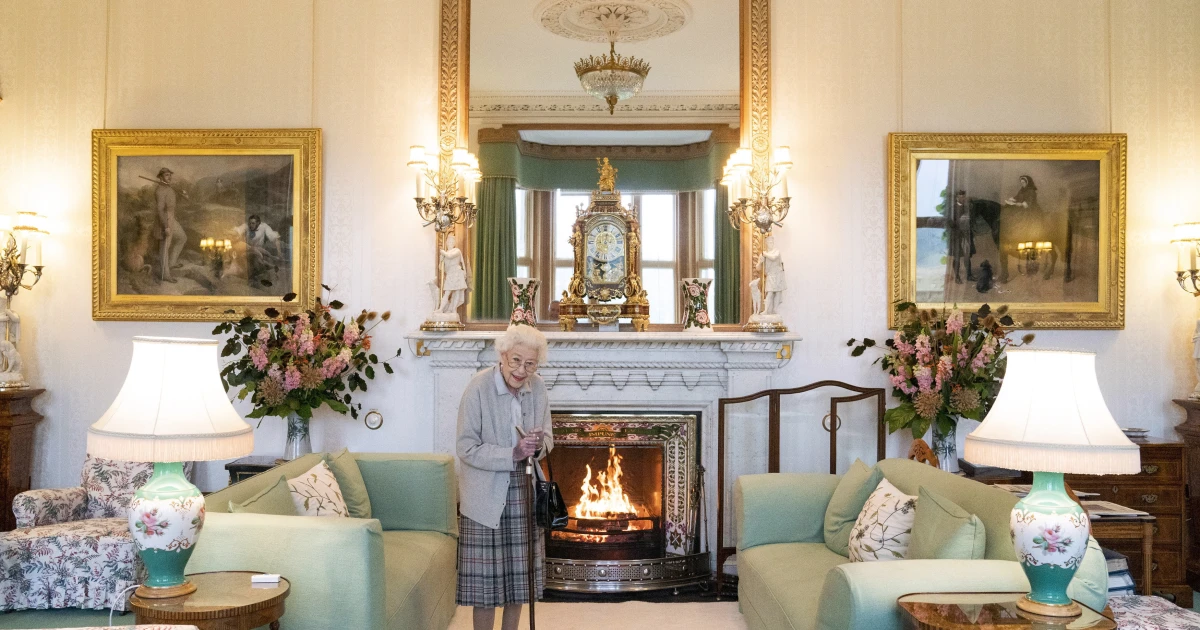 Кралица Елизабет II е под лекарско наблюдение в имението Балморал,