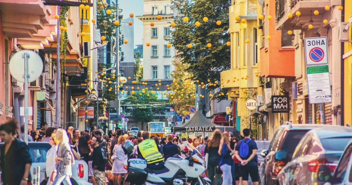 Там, където графитите обагрят живописния дух на къщи със столетна