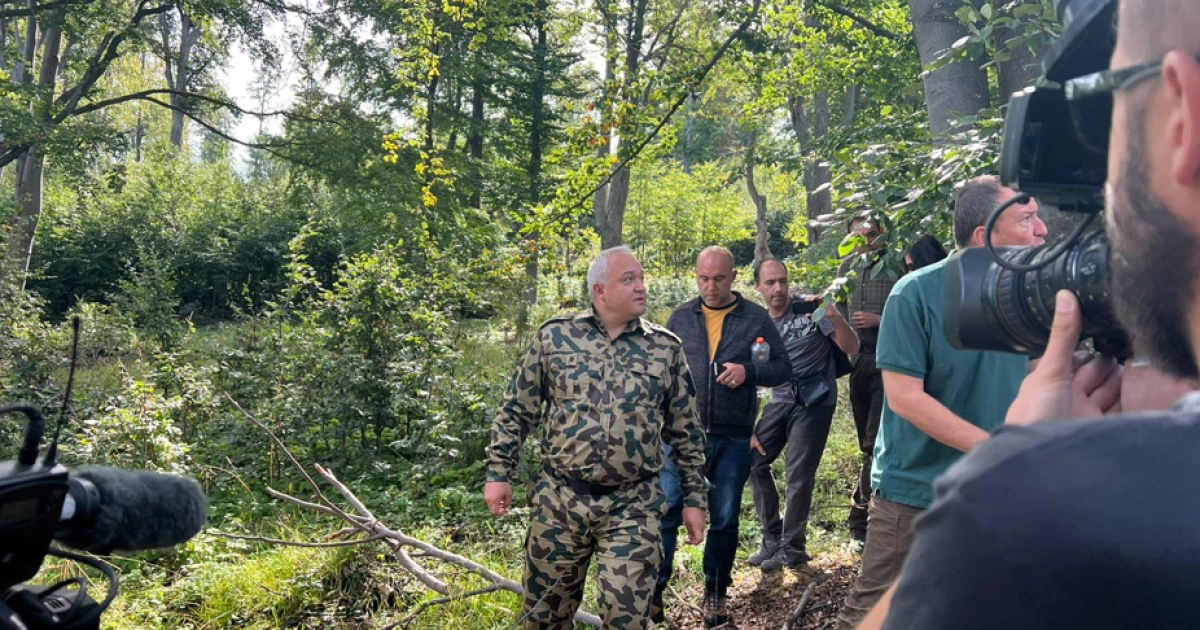 Служебният вътрешен министър Иван Демерджиев посети отново района на наводненията