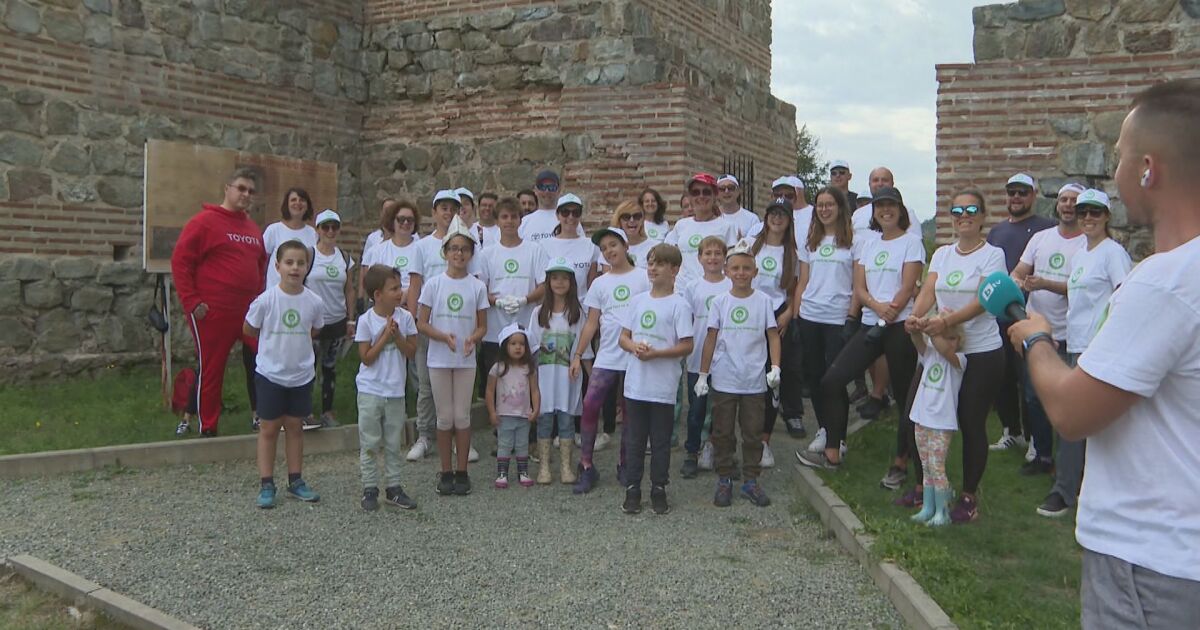 Десетки доброволци се включиха в реновирането на историческата крепост в
