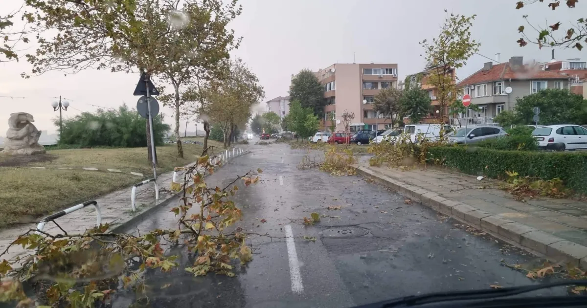 Кметът на Поморие Иван Алексиев обяви частично бедствено положение в