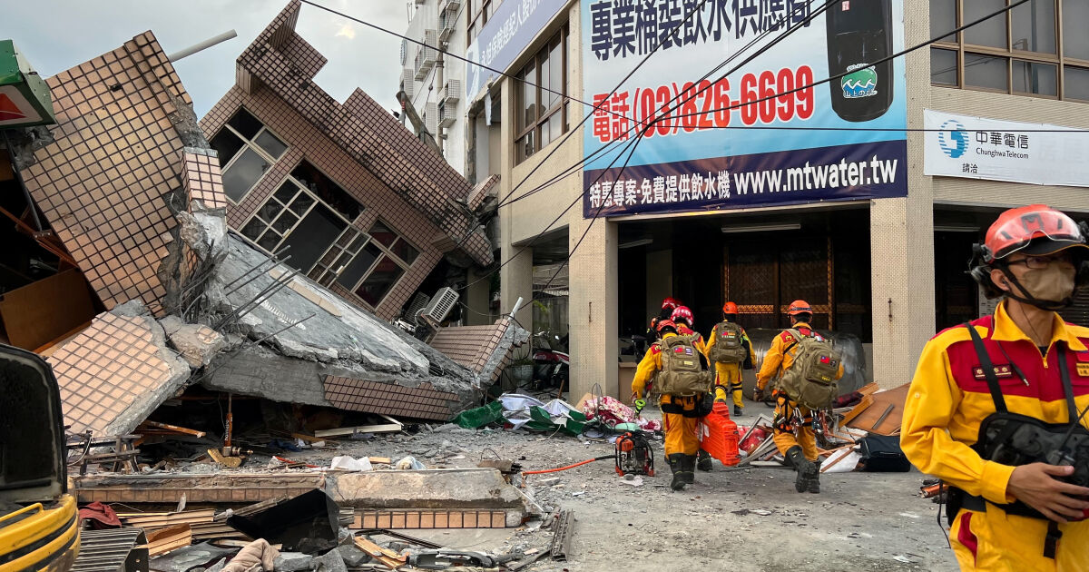 Земетресение с магнитуд 6,9 удари югоизточен Тайван. Причинени са множество