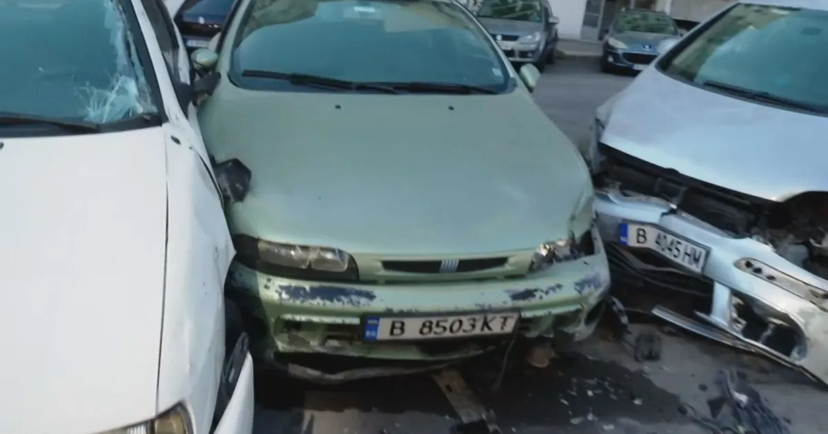 Екшън на паркинг пред жилищен блок във Варна рано тази