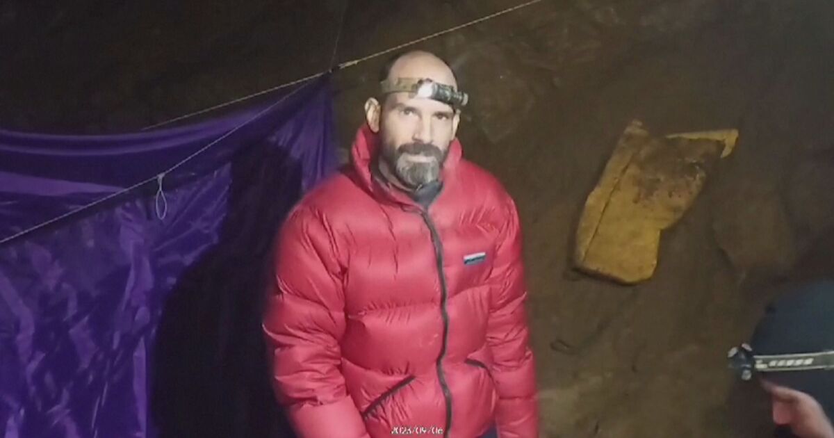 Първо видео от дълбините на пещерата Морджа в Турция. Болният