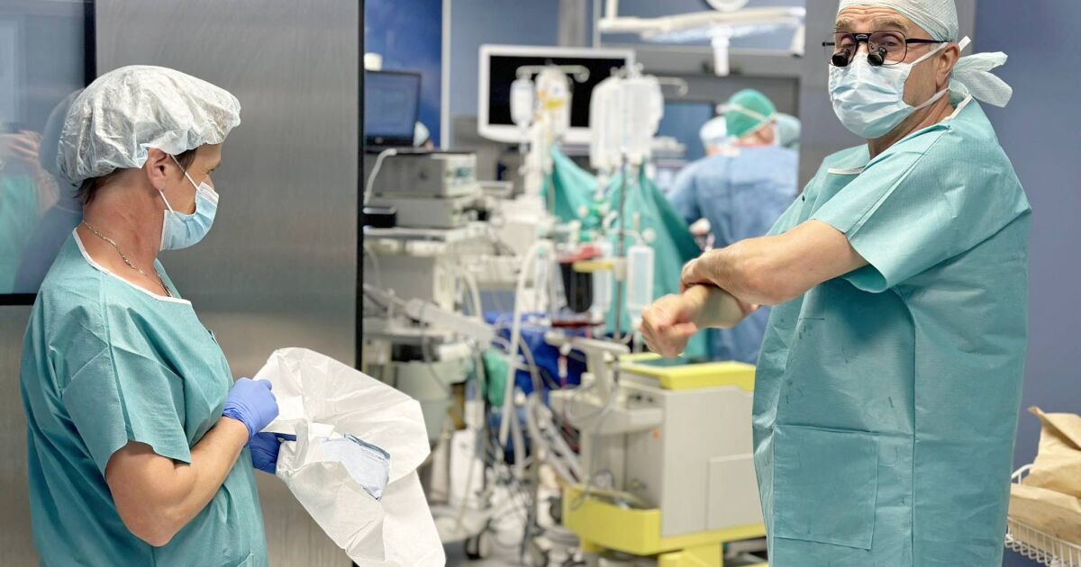 Специалисти от Военномедицинска академия (ВМА) извършиха поредна чернодробна трансплантация. Реципиентът