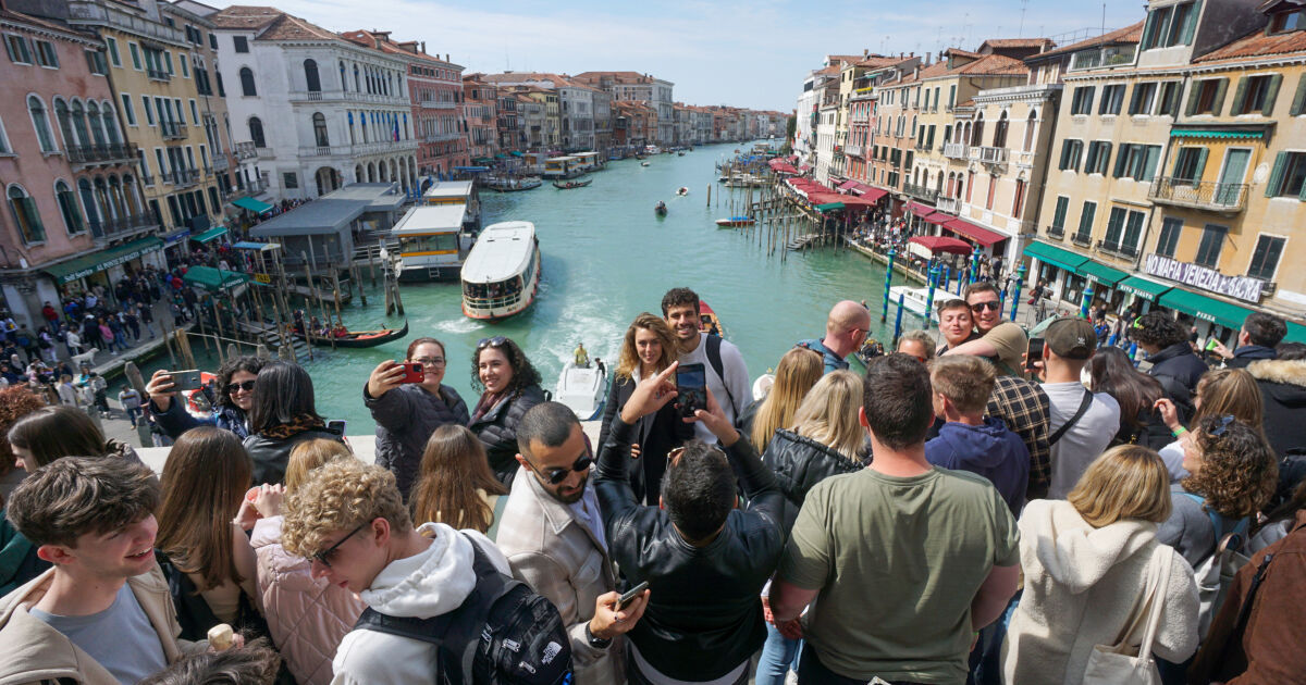 Входна такса за посетителите във Венеция беше въведена неотдавна. Всеки,