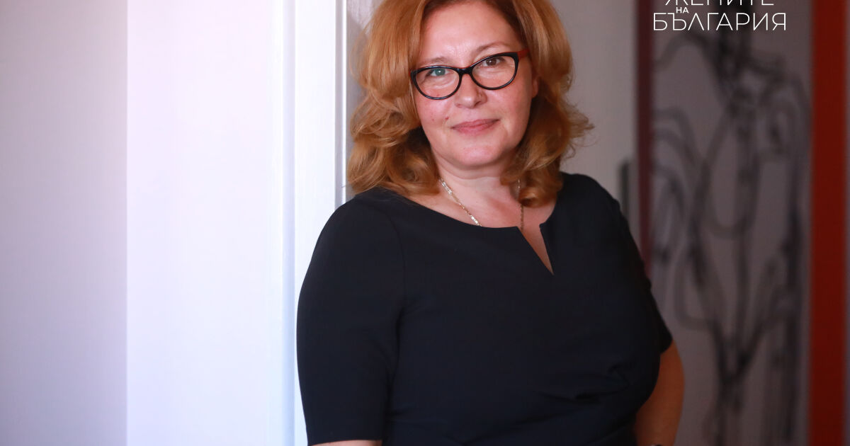  Любопитството и 90-те години на миналия век в България я