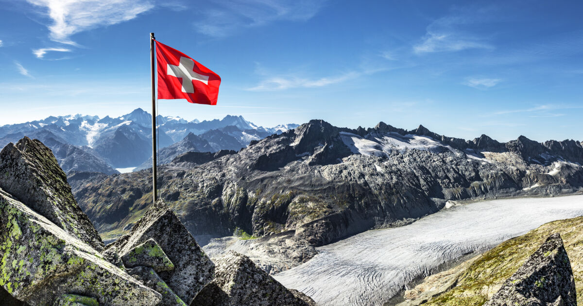 Ледниците в Швейцария са загубили 10% от обема си само
