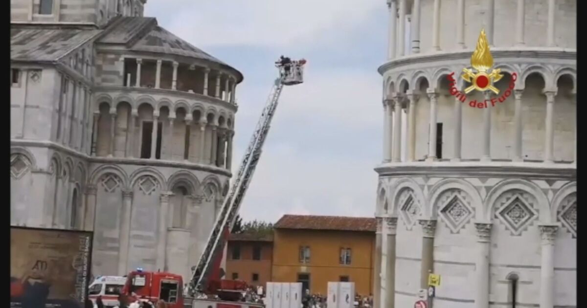 Турист беше спасен при спешна акция в наклонената кула в