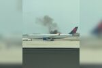 Пътници бяха евакуирани заради пожар в двигателя на самолет (ВИДЕО)