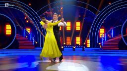 Ивет Горанова и Тодор Атанасов танцуват куикстеп | Dancing stars     