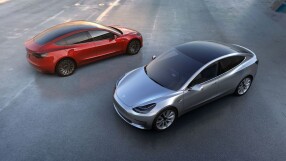 Tesla ще изтегли близо 128 хил. автомобила заради повреден компонент, регулиращ тока