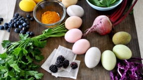 Със сода, ориз и белтък - 58 идеи как да боядисате яйцата на Великден (СНИМКИ)