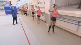 Ансамбълът по художествена гимнастика - грации на пълен работен ден (ВИДЕО)