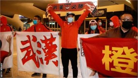 Китайски тим се прибра в Ухан след 104-дневно чакане (ВИДЕО)