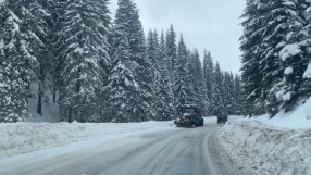 Временна забрана: Без тежкотоварни автомобили през „Превала“ заради снега