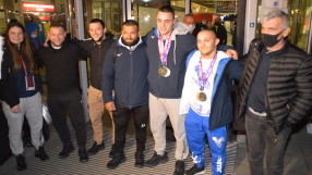 Втора група медалисти от Москва отново на родна земя (ВИДЕО)