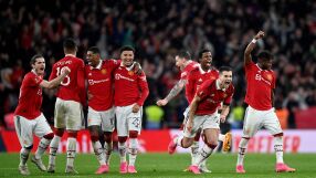 Рулетката на дузпите изстреля Юнайтед на финал за ФА Къп