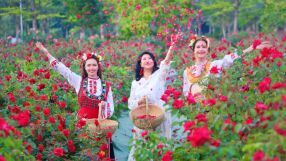 Две български красавици представиха България на Фестивала на розата в Китай (СНИМКИ)