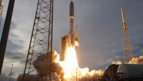 Amazon изстреля първите си интернет сателити в космоса в конкуренция със SpaceX (ВИДЕО)