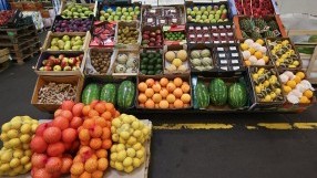 Цените на плодовете и зеленчуците падат сезонно