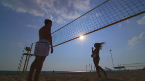 Романтиката на плажния волейбол (ВИДЕО)