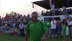 Христо Стоичков участва в благотворителен мач в Румъния (ВИДЕО)