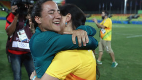 Доброволка и ръгбистка се сгодиха на терена в Рио