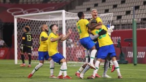 Бразилия отново изкачи футболния Олимп