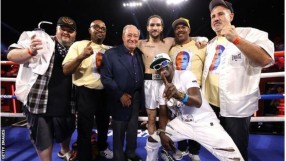 Внукът на Мохамед Али дебютира с победа в професионалния бокс