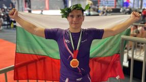 Българче спечели световната титла по ММА (ВИДЕО+СНИМКИ)