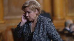 Менда Стоянова предрича до сряда да има съгласие по новия дълг