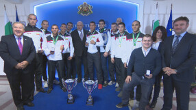 Министър Кралев награди медалистите от Световното първенство по кикбокс и Европейския шампионат по муай тай (ВИДЕО)